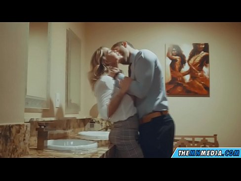 ❤️ Калі грудастая бландынка спакушае цябе ў грамадскім туалете ️ Якаснае порна на be.passionateembracespotlight.ru ❤